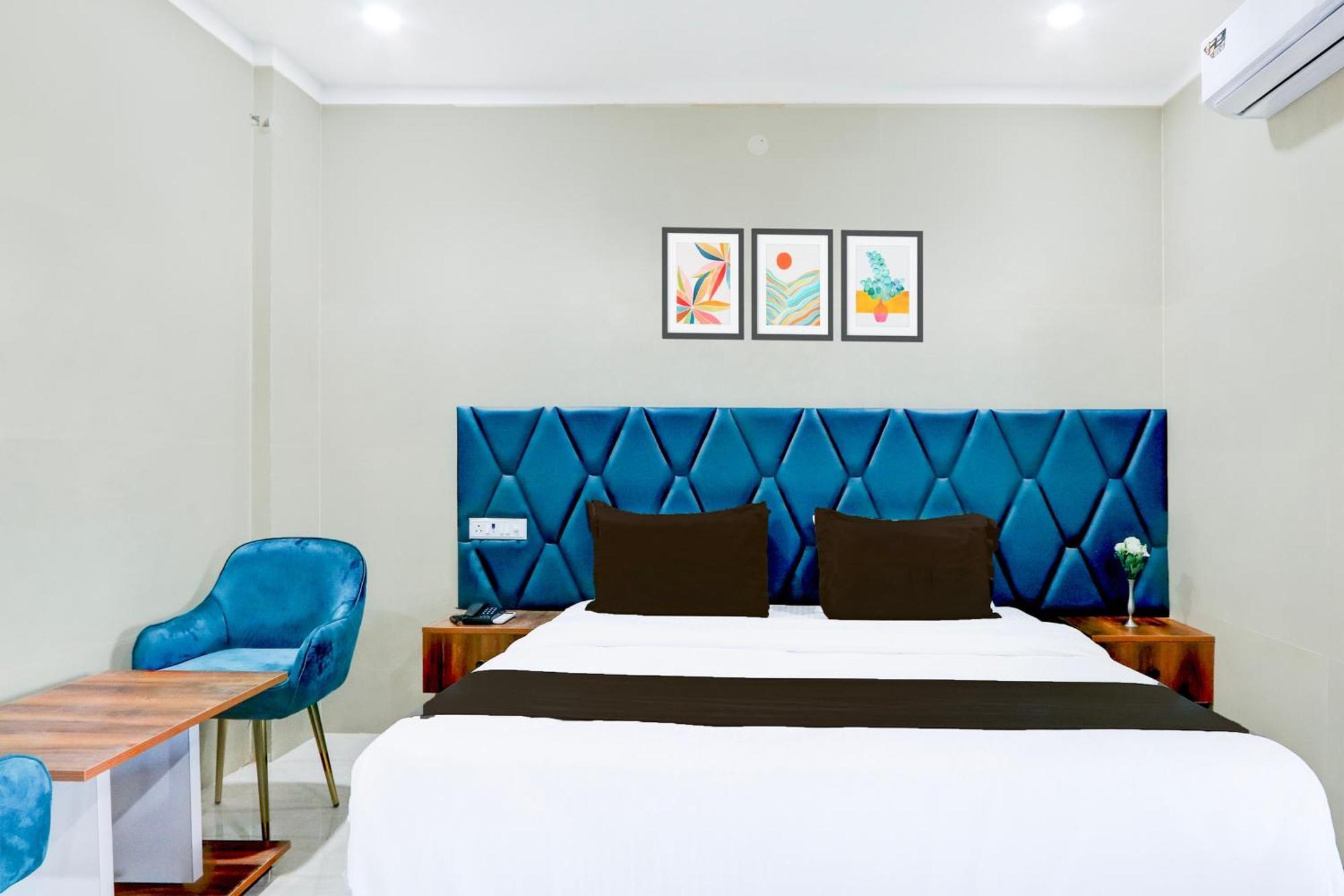 Hotel O Pr Grand Khammam Buitenkant foto
